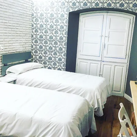 Hostal Le Vintage-2